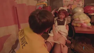 Ép em nhân viên vú to quảng cái bikini