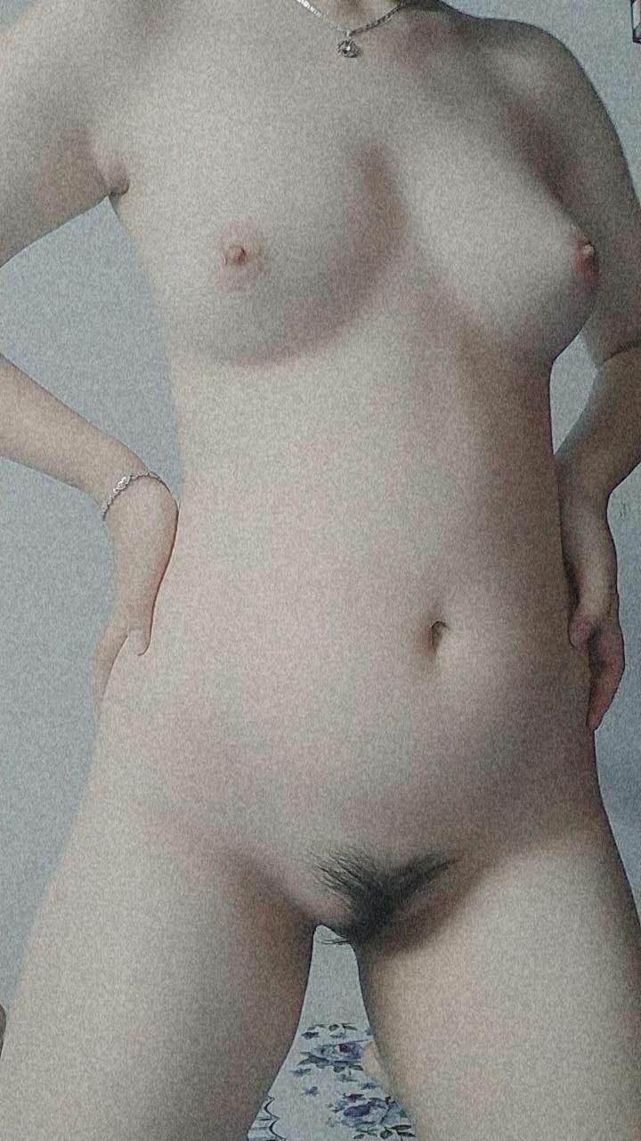 CAWD-575 Tôi phải xa bạn gái trong chuyến công tác dài ngày nên tôi đã hứa với cô ấy là chúng tôi sẽ kiêng quan hệ tình dục trong ba tháng. Cuối cùng chúng tôi cũng đoàn tụ và quan hệ tình dục.