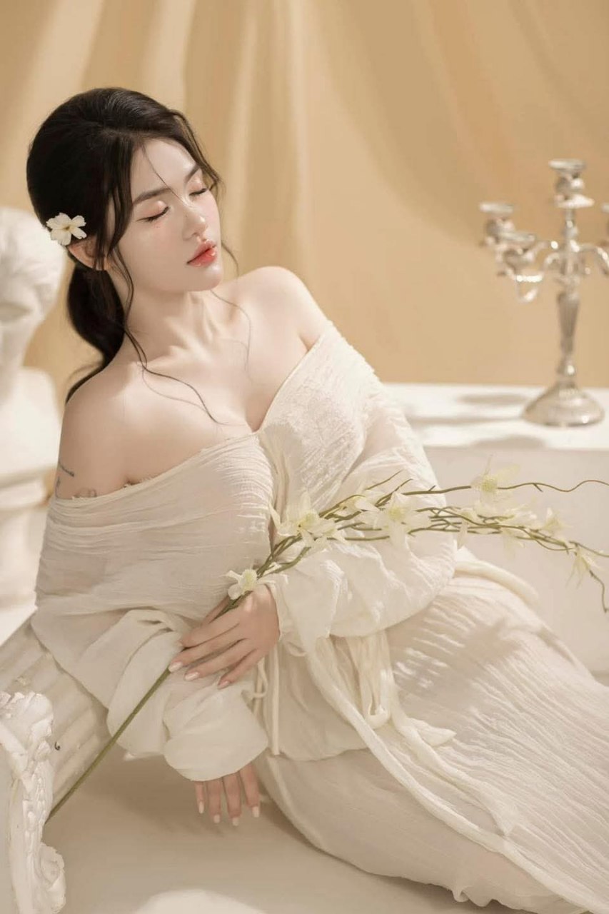 Risa Suzuki, a school-girl with nsfw intentions, gets down and muddy with her fellatio skills and frigging mechanisms in this warm asian chick's uber-sexy Japan debut. Experience the strenuous pleasure of observing Risa Suzuki, a jaw-dropping Japanes